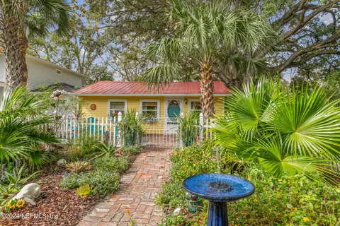 409 S 4th St, Fernandina Beach, FL 32034