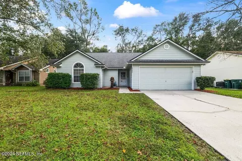 8250 Lakemont Dr, Jacksonville, FL 32216