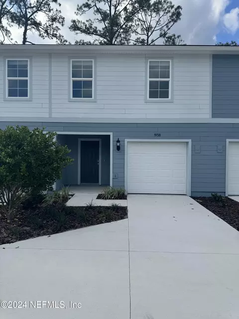 1938 Normandy Pines Ln, Jacksonville, FL 32221