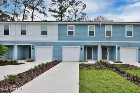 1936 Normandy Pines Ln, Jacksonville, FL 32221