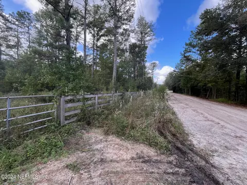 4085 Inglewood Dr, Middleburg, FL 32068
