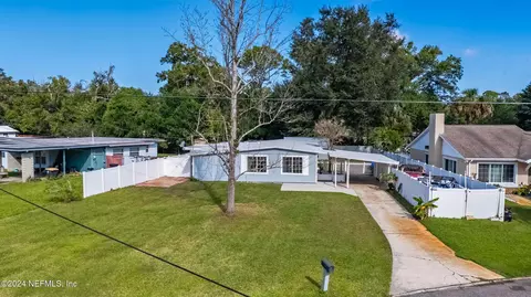 1736 Louvre Dr, Jacksonville, FL 32221
