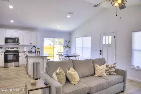 4577 Sixth Ave, Saint Augustine, FL 32095