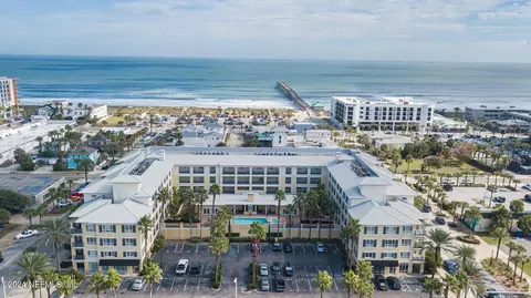 525 3rd St N #211, Jacksonville Beach, FL 32250