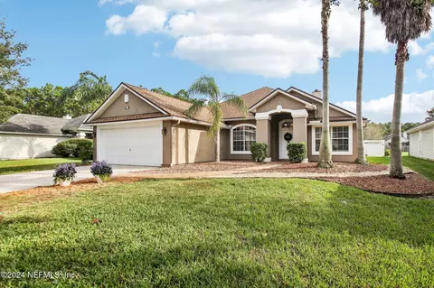 256 N Lake Cunningham Ave, Saint Johns, FL 32259
