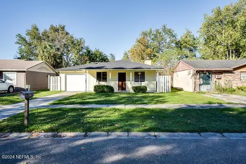 7608 Mc Cowan Dr, Jacksonville, FL 32244