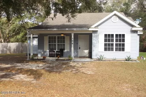 306 Chandler St, Interlachen, FL 32148