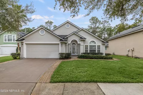 14742 Silver Glen Dr E, Jacksonville, FL 32258