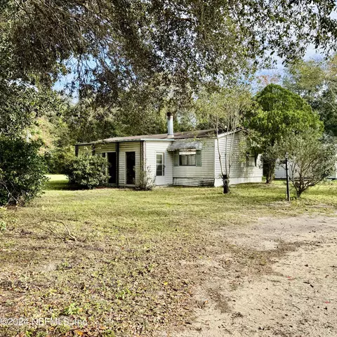 1010 Dawn Ave, Interlachen, FL 32148