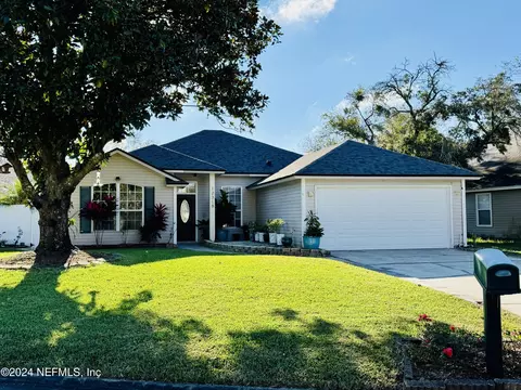 12318 Burning Embers Ln N, Jacksonville, FL 32225