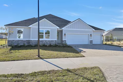 2466 Trailmark Dr, Saint Augustine, FL 32092