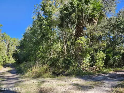 100 Sumter Rd, Satsuma, FL 32189