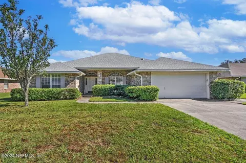1305 Mcgirts Creek Dr, Jacksonville, FL 32221