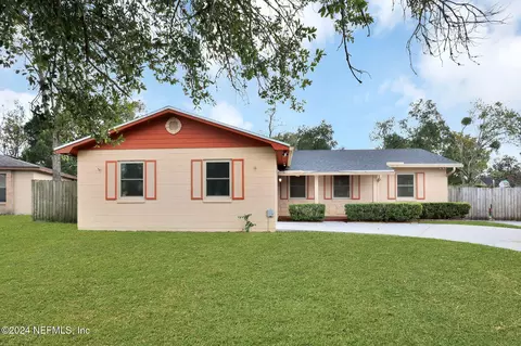 6053 Jaguar Dr W, Jacksonville, FL 32244