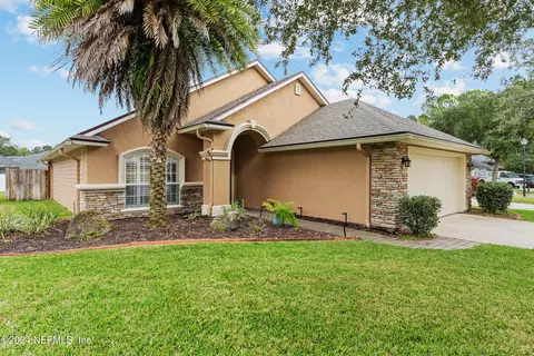 931 Thoroughbred Dr, Orange Park, FL 32065
