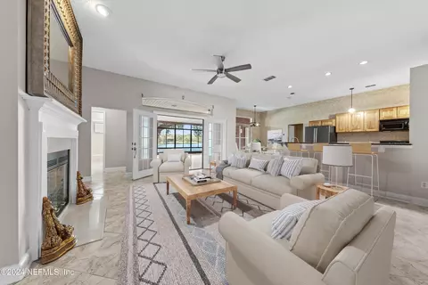 10734 Plum Hollow Dr, Jacksonville, FL 32222
