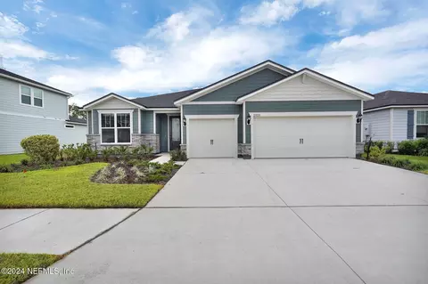 2323 Glade Ln, Green Cove Springs, FL 32043