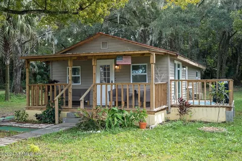 2703 Peters St, Palatka, FL 32177