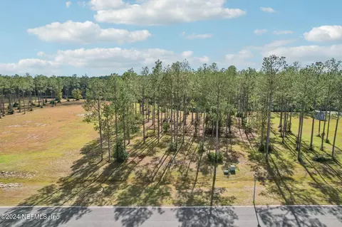 10118 Kings Crossing Dr, Jacksonville, FL 32219