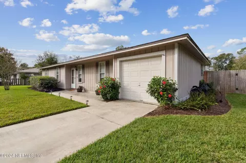10746 Gelding Dr, Jacksonville, FL 32257
