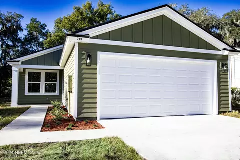 719 N Pine Ave, Green Cove Springs, FL 32043