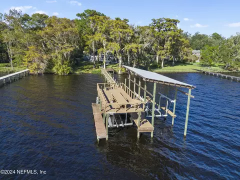 988 Birdwood Dr, Orange Park, FL 32073