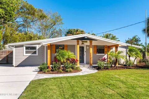467 Whiting Ln, Atlantic Beach, FL 32233