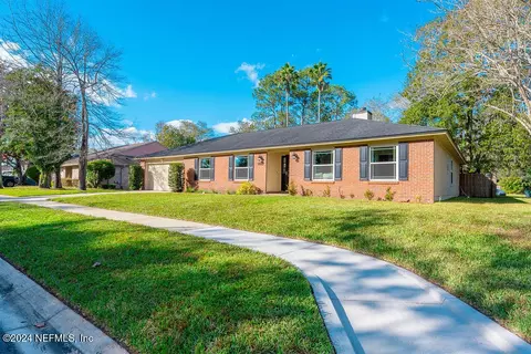 5355 Walker Horse Dr, Jacksonville, FL 32257