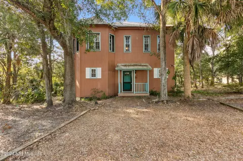 25 N 10th St, Fernandina Beach, FL 32034