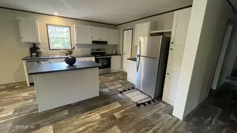 7504 Madison Dr, Glen Saint Mary, FL 32040