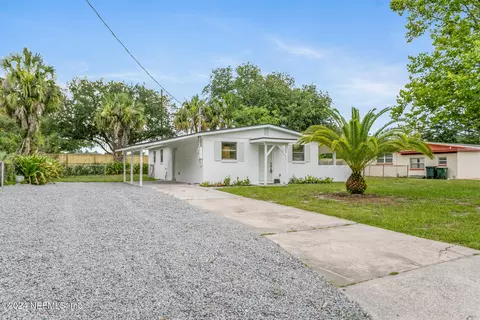 729 Sailfish Dr E, Atlantic Beach, FL 32233