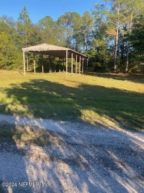 187 E Satsuma St, Palatka, FL 32177