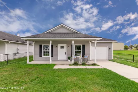 410 N Carolina Ave, Hastings, FL 32145