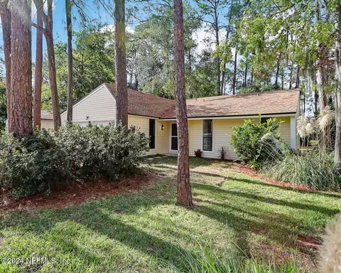 10228 Pine Breeze Rd W, Jacksonville, FL 32257