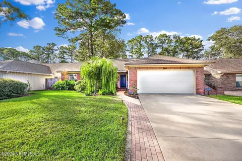 8842 Nature View Ln W, Jacksonville, FL 32217
