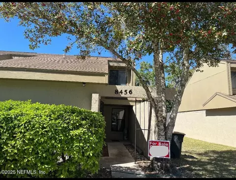 8456 Windypine Ln, Jacksonville, FL 32244