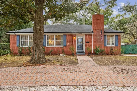 1738 Geraldine Dr, Jacksonville, FL 32205