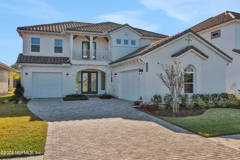 3053 Fiera Vista Dr, Jacksonville, FL 32246