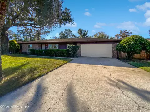 5990 Greenwillow Ln S, Jacksonville, FL 32277