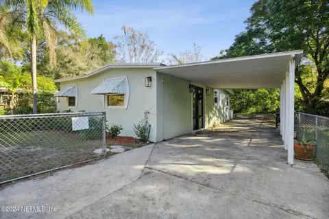 1909 Roselle Ave, Palatka, FL 32177