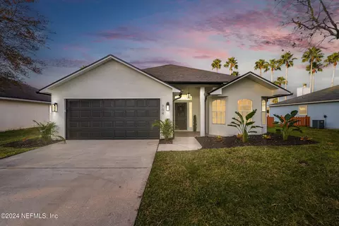 704 Lake Geneva Dr, Saint Augustine, FL 32092