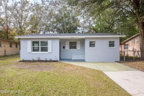 2246 College Cir S, Jacksonville, FL 32209