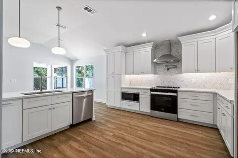 679 E Red House Branch Rd, Saint Augustine, FL 32084