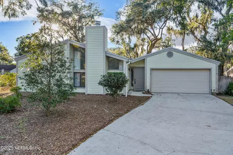 4828 Beacon Dr W, Jacksonville, FL 32225