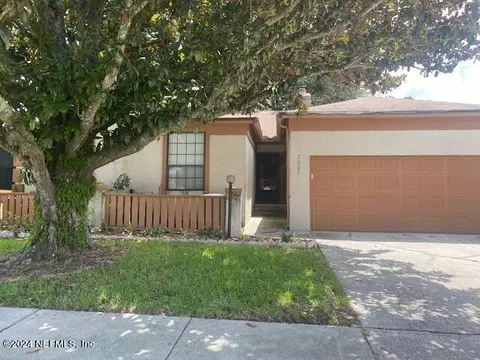 7827 Fawn Valley Ln, Jacksonville, FL 32256