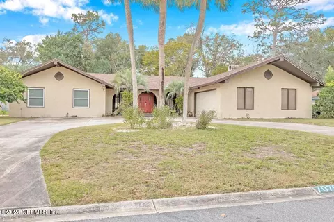 7076 Lenczyk Dr, Jacksonville, FL 32277