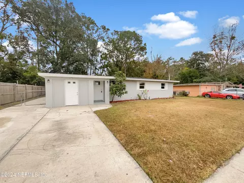 6997 Sonora Dr N, Jacksonville, FL 32244