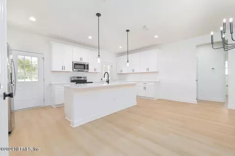 5384 Laredo St, Keystone Heights, FL 32656