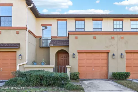 5266 Brighton Park Ln, Jacksonville, FL 32210