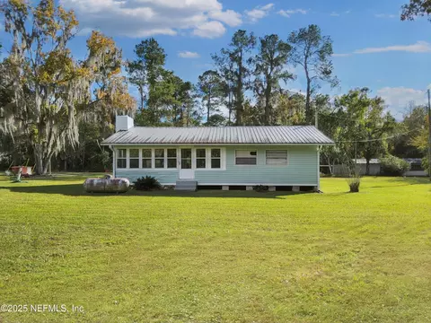 114 N Hubers Fish Camp Rd, Crescent City, FL 32112